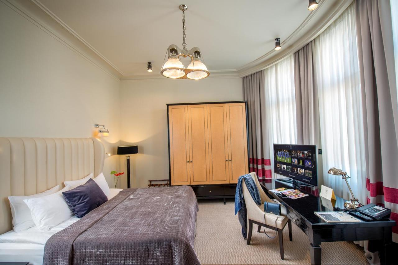Astoria Hotel Лвив Екстериор снимка