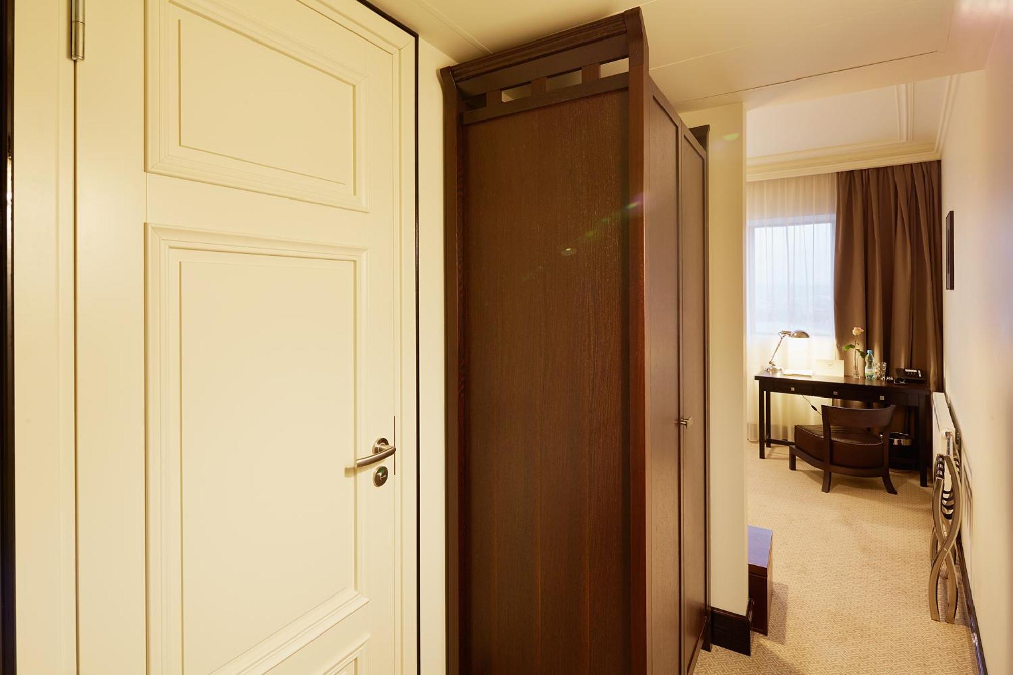 Astoria Hotel Лвив Екстериор снимка