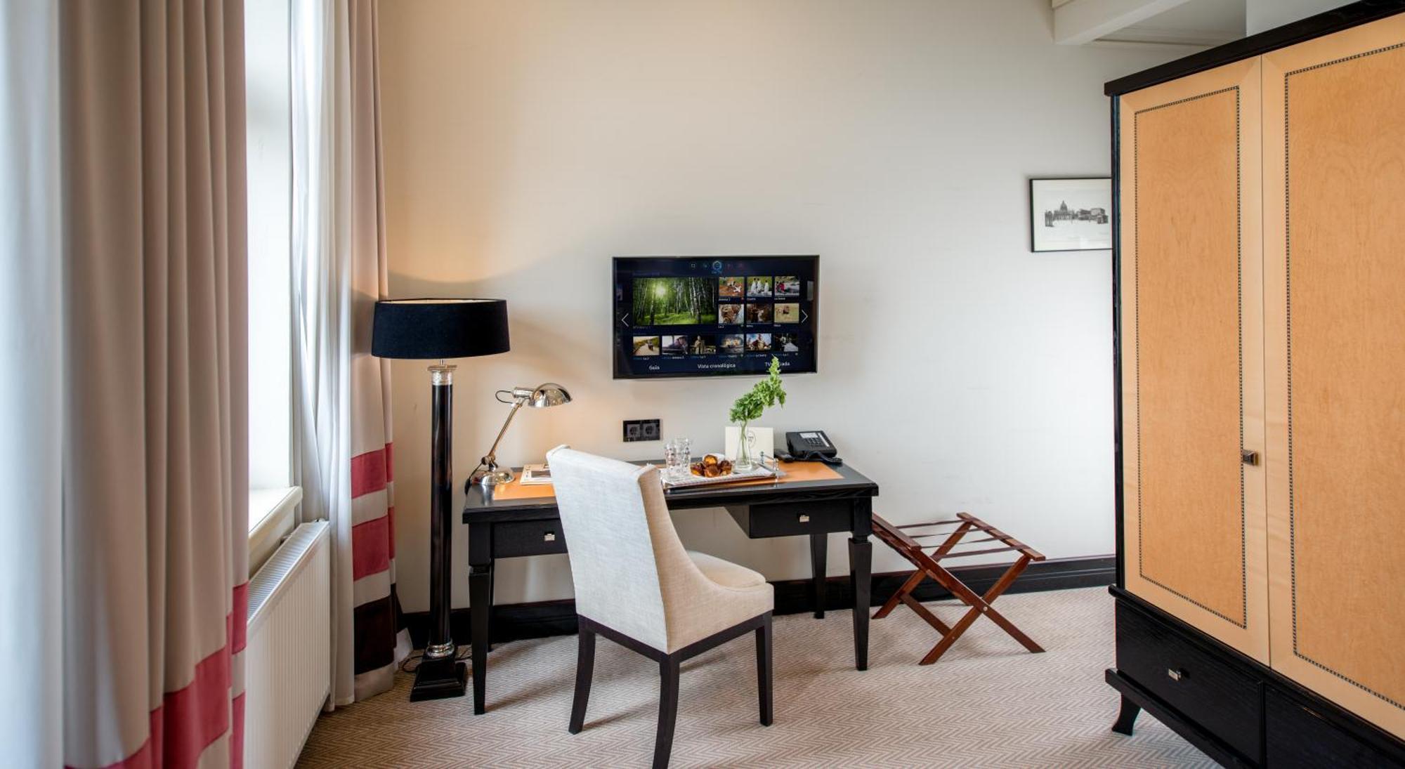 Astoria Hotel Лвив Екстериор снимка
