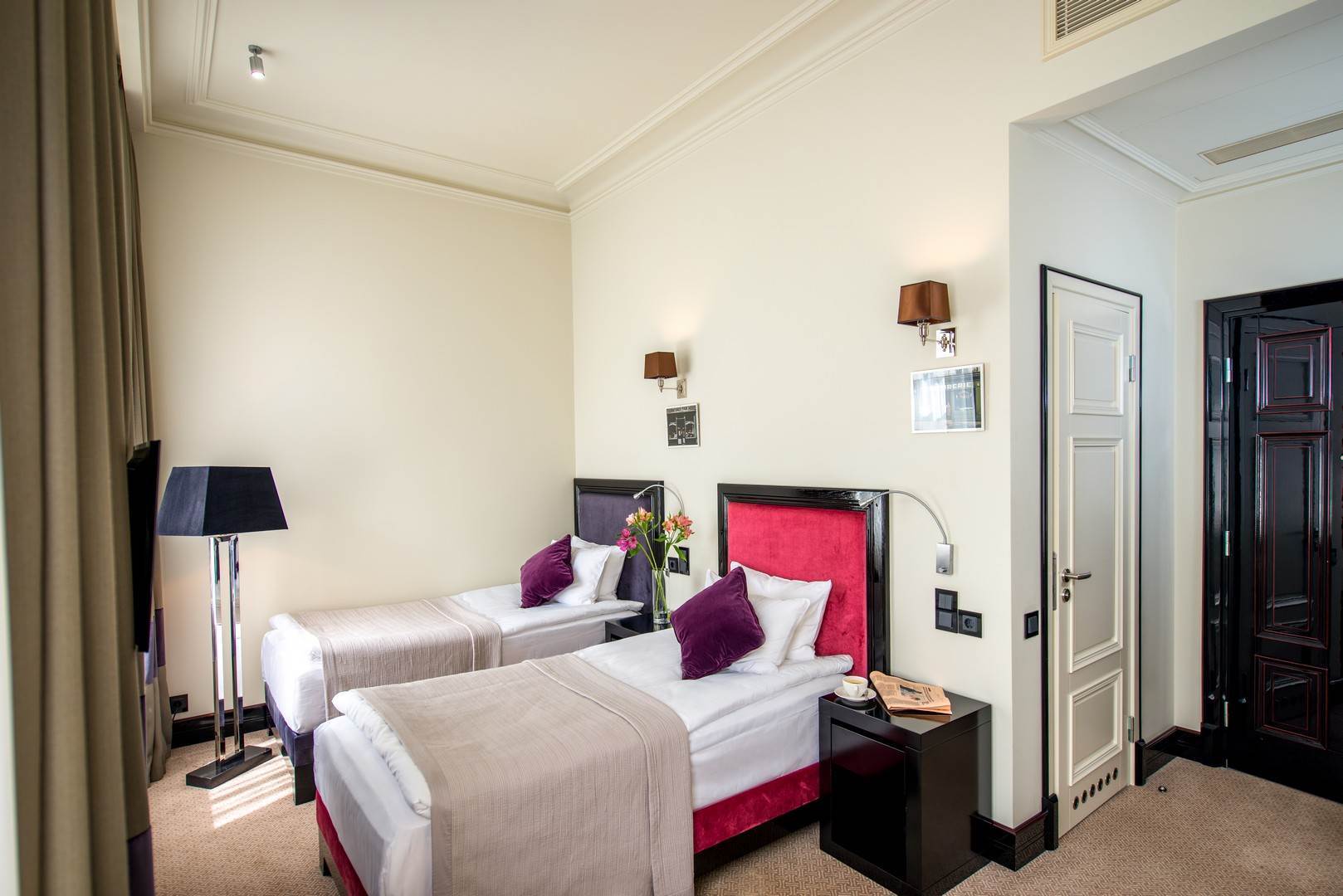 Astoria Hotel Лвив Екстериор снимка
