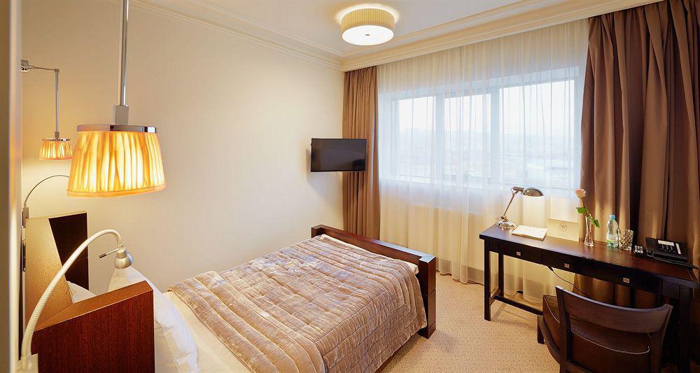 Astoria Hotel Лвив Екстериор снимка